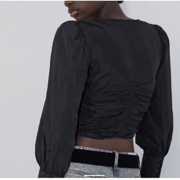 CLOSEOUT SALE MAKE AN OFFER-Zara black long puff sleeve ruched crop top size S - Picture 3 of 9
